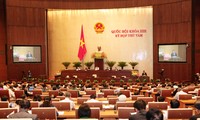 越南13届国会8次会议讨论国会关于质询和回答质询活动的决议落实情况报告